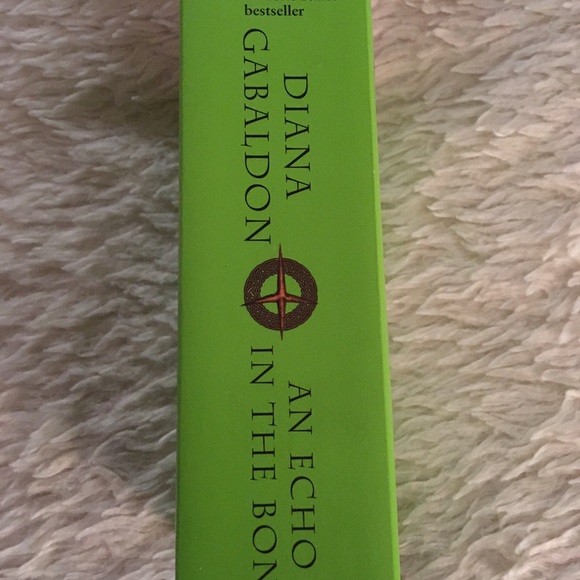 An Echo in the Bone.  Outlander Book Series by Diana Gabaldon. Paperback - Picture 2 of 2